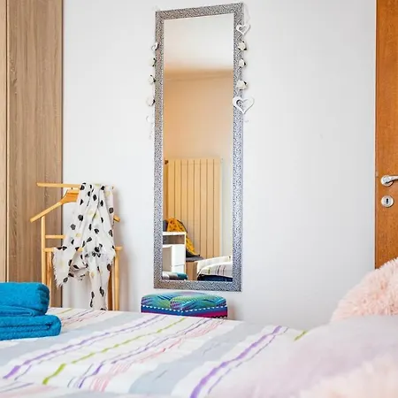 בית נופש Leona *