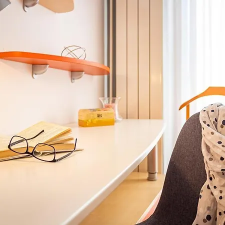 בית נופש Leona *