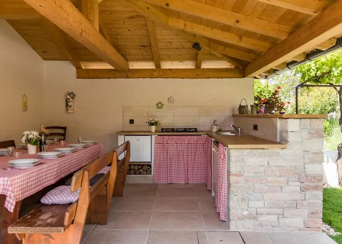 Leona Semesterbostad