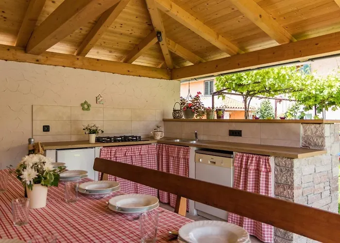 Semesterbostad Leona