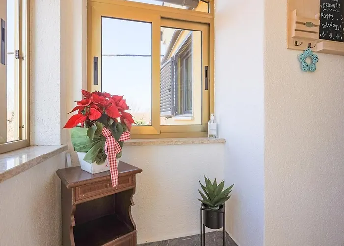 Leona Semesterbostad *