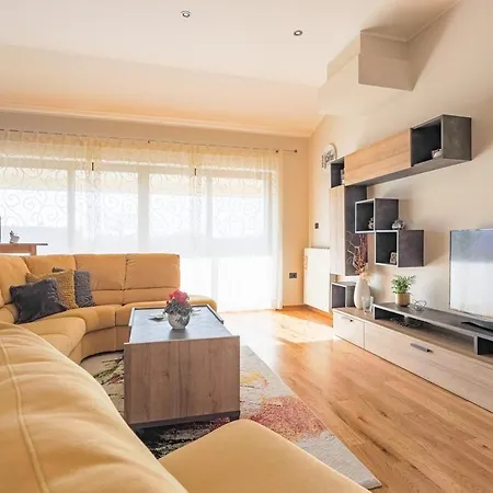 Holiday home Leona *