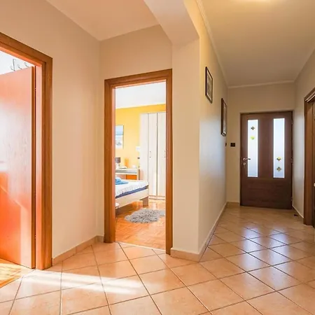 Holiday home Leona *