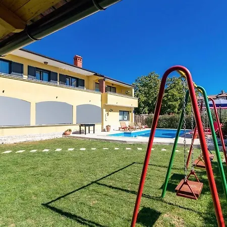Leona Holiday home *