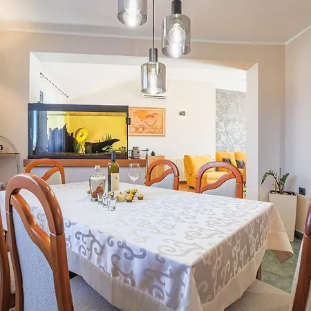 Holiday home Leona *