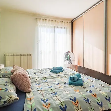 Holiday home Leona Cabrunici